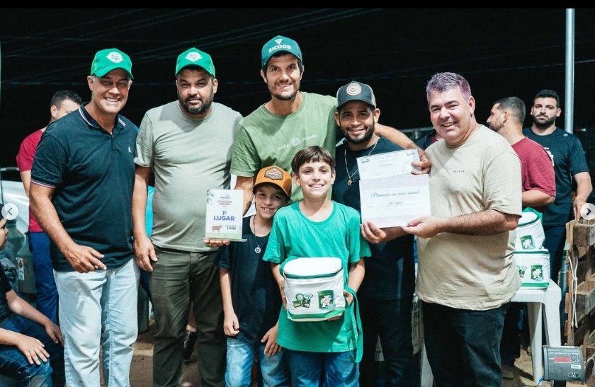 Imagem da notícia: Ganhador do concurso leiteiro na categoria livre bate recorde estadual na 5ª Festa da Juçara e 29ª Exposição Agropecuária