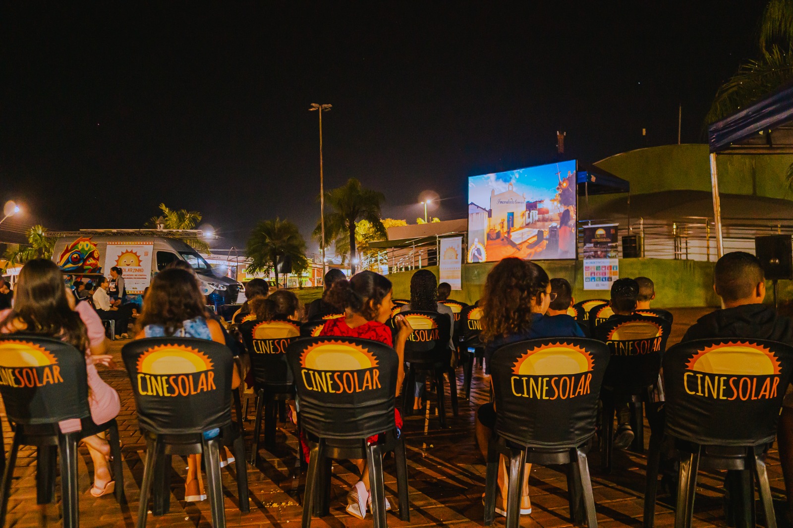 Imagem da notícia: Sessão gratuita de cinema itinerante movido a energia solar chega em Rio Novo do Sul